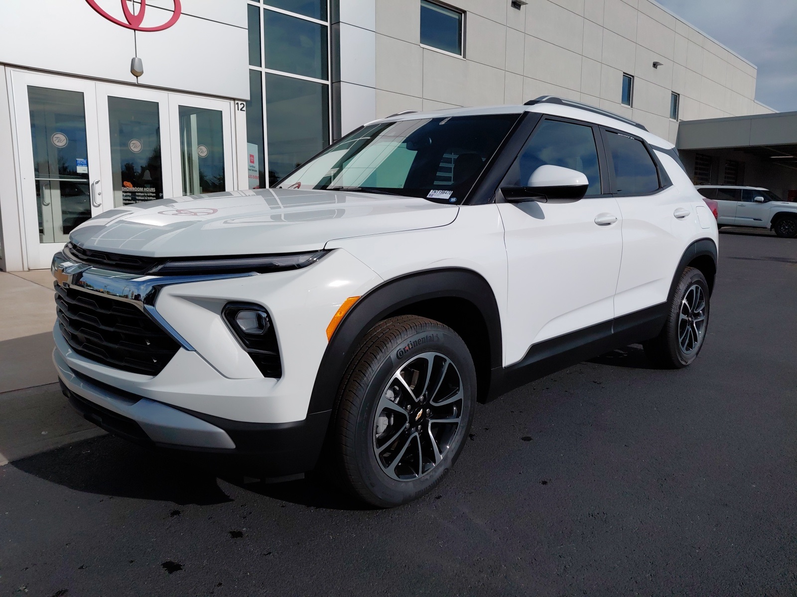 used 2025 Chevrolet TrailBlazer car, priced at $22,610