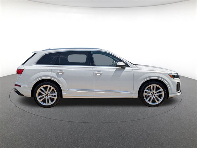 new 2025 Audi Q7 car, priced at $71,450