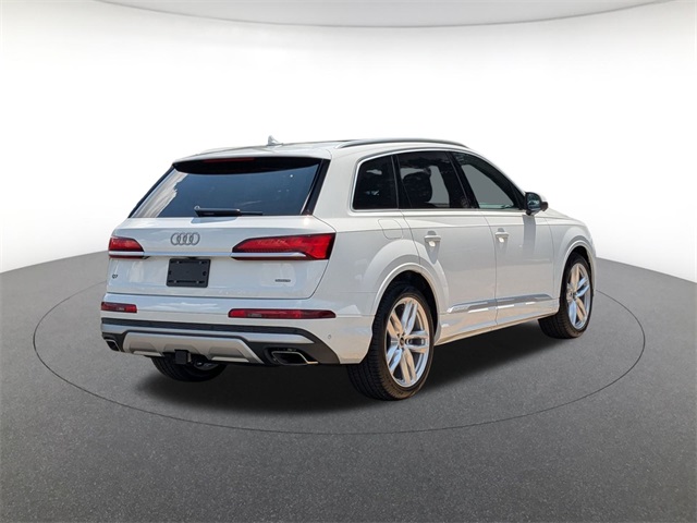 new 2025 Audi Q7 car, priced at $71,450