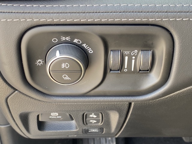 new 2025 Ram 1500 car, priced at $70,382