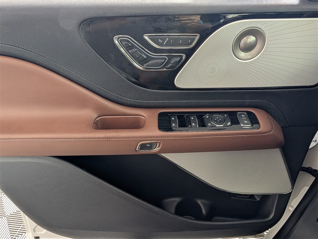 new 2025 Lincoln Aviator car, priced at $74,126