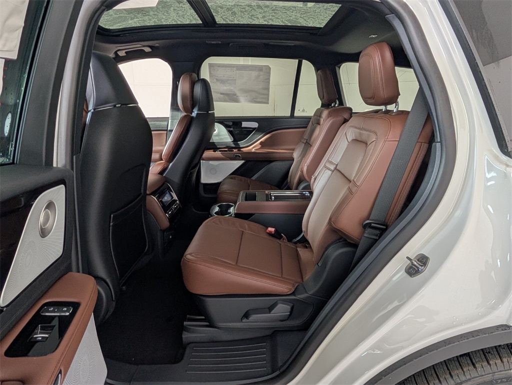new 2025 Lincoln Aviator car, priced at $74,126