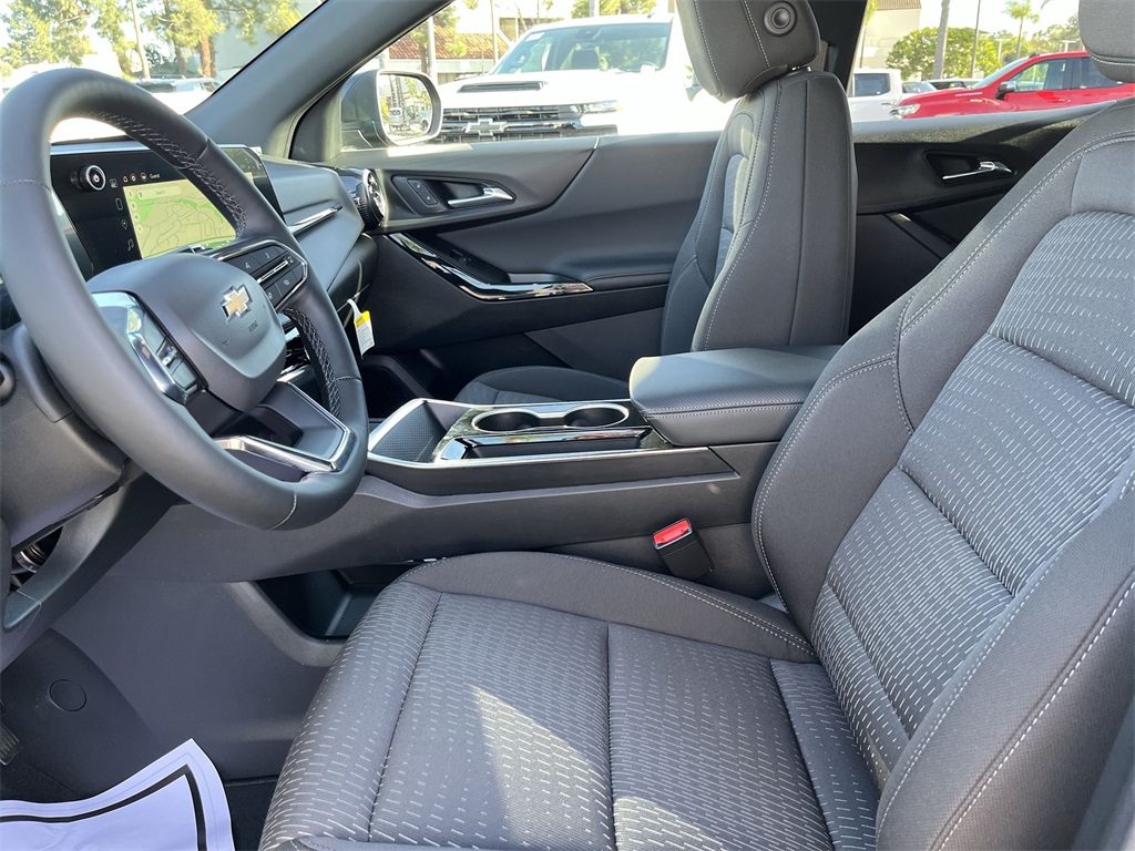 used 2025 Chevrolet Equinox car, priced at $28,450