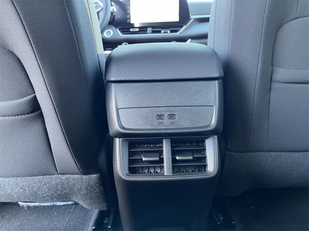used 2025 Chevrolet Equinox car, priced at $28,450