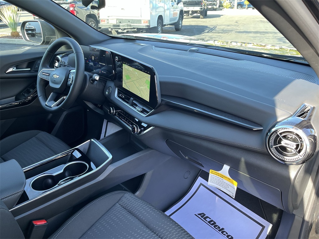 used 2025 Chevrolet Equinox car, priced at $28,450