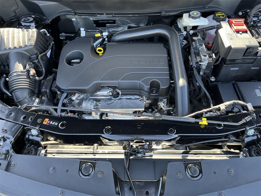 used 2025 Chevrolet Equinox car, priced at $28,450