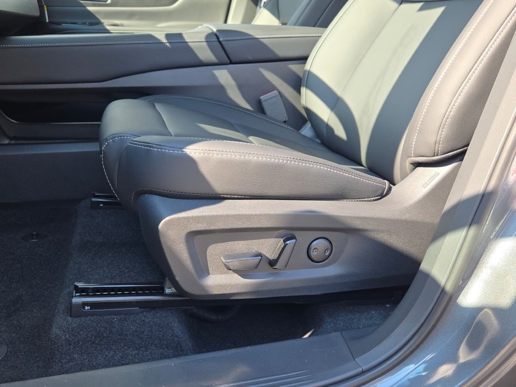 new 2025 Nissan Murano car, priced at $43,715