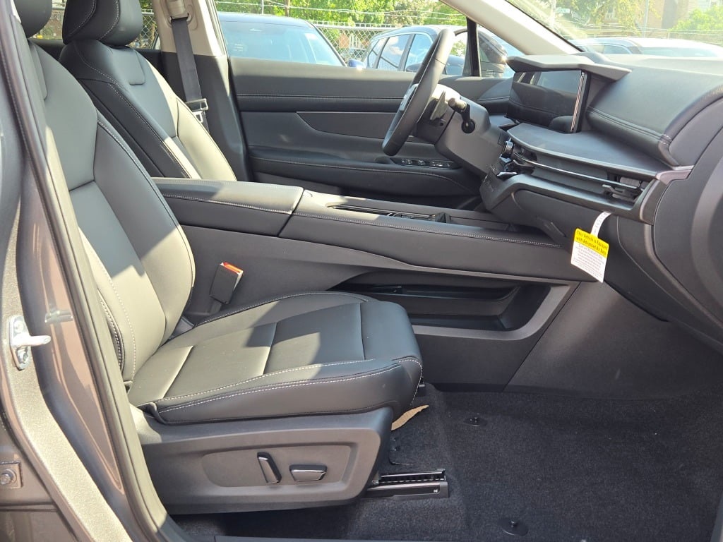 new 2025 Nissan Murano car, priced at $43,715