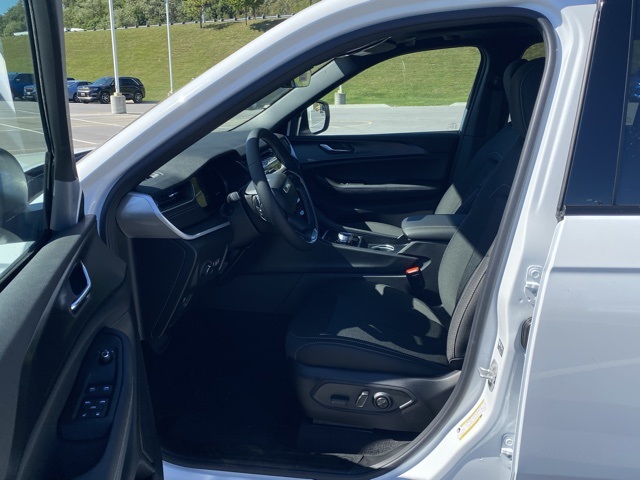 new 2025 Jeep Grand Cherokee car, priced at $34,343