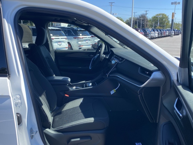 new 2025 Jeep Grand Cherokee car, priced at $34,343