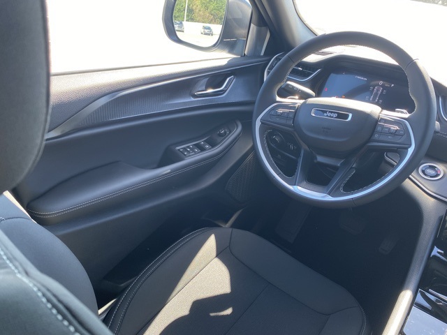 new 2025 Jeep Grand Cherokee car, priced at $34,343