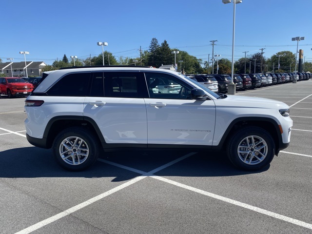 new 2025 Jeep Grand Cherokee car, priced at $34,343
