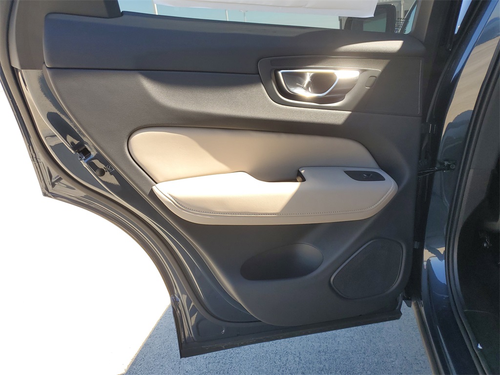 new 2026 Volvo XC60 car, priced at $54,985