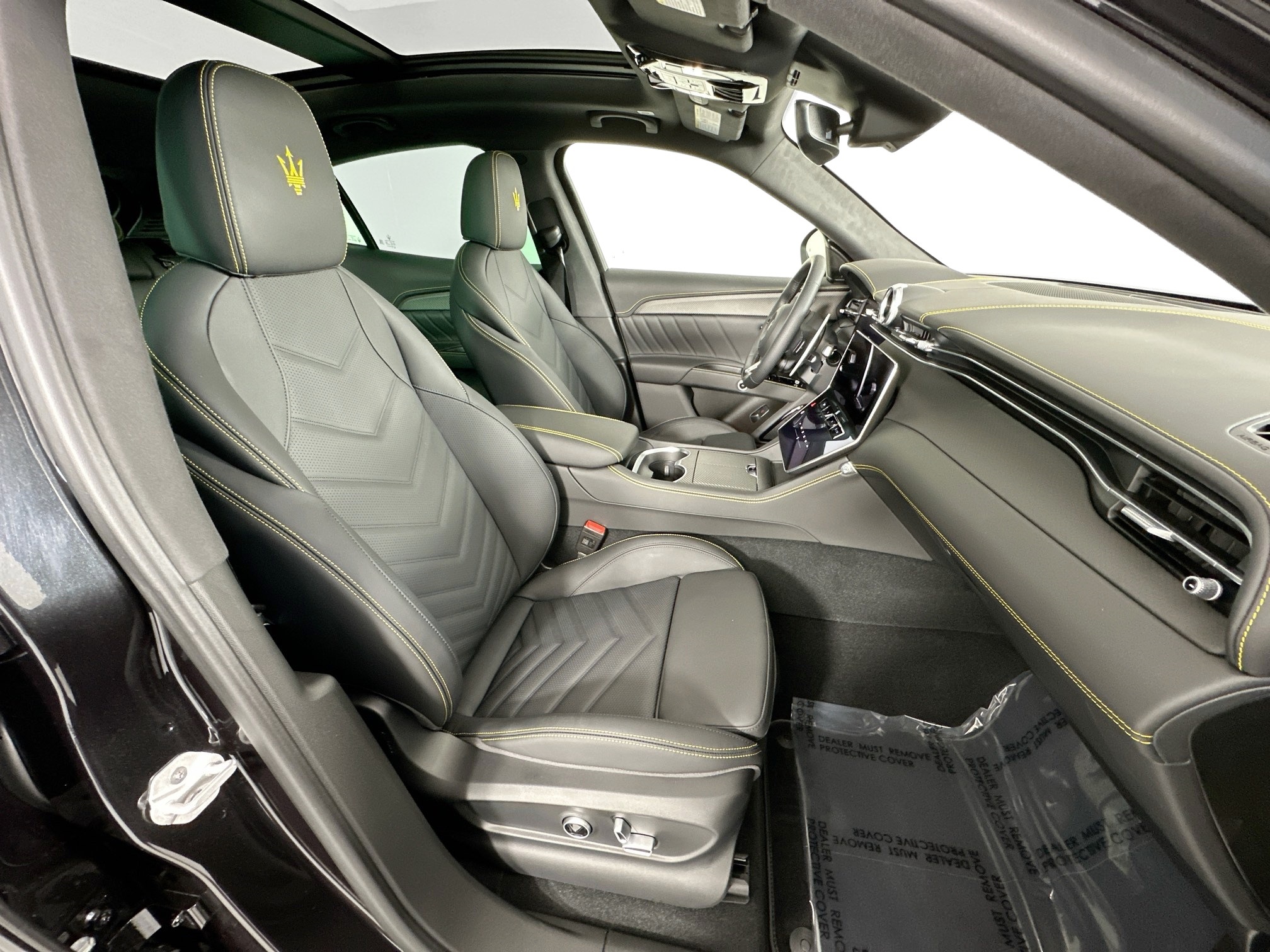new 2025 Maserati Grecale car, priced at $96,955