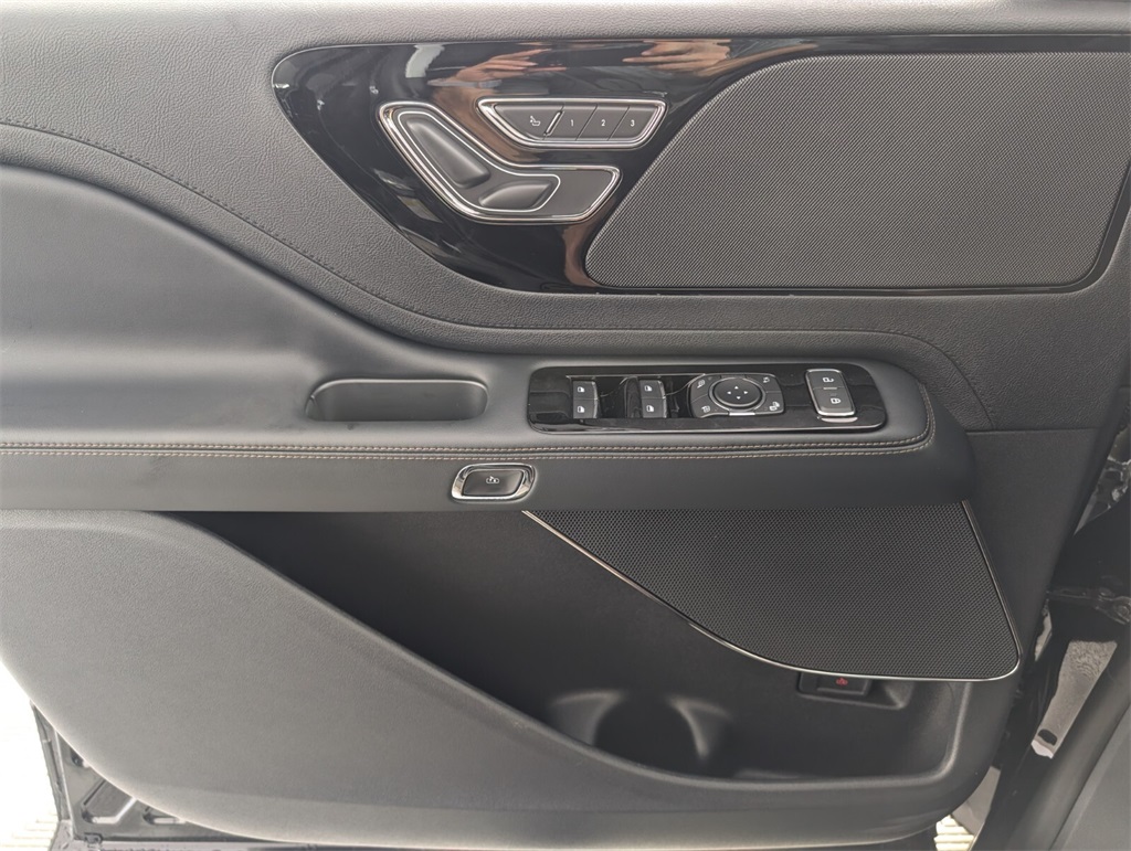 new 2025 Lincoln Aviator car, priced at $58,742