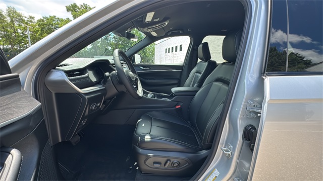 new 2025 Jeep Grand Cherokee car, priced at $48,340