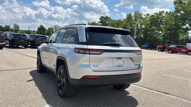 new 2025 Jeep Grand Cherokee car, priced at $48,340