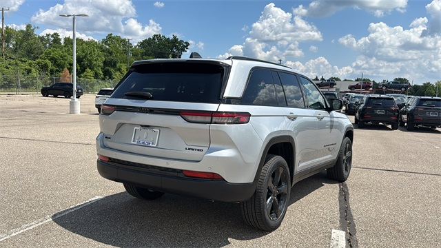 new 2025 Jeep Grand Cherokee car, priced at $48,340