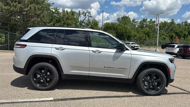 new 2025 Jeep Grand Cherokee car, priced at $48,340