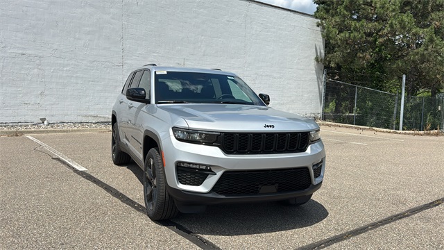 new 2025 Jeep Grand Cherokee car, priced at $48,340