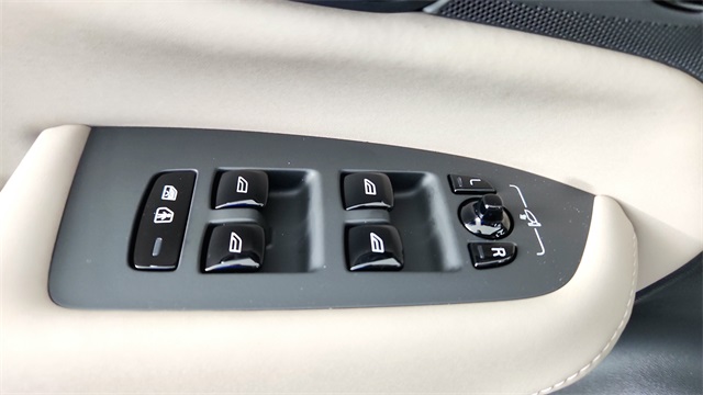 new 2025 Volvo XC90 car, priced at $65,555