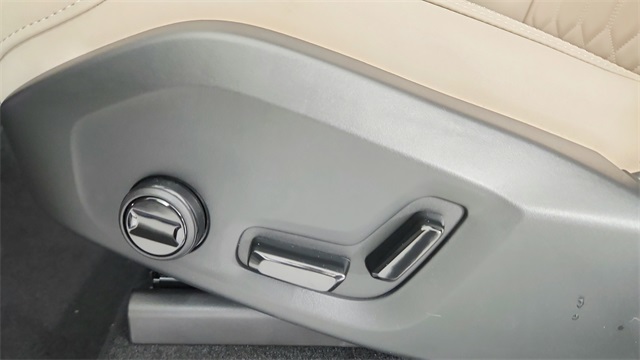 new 2025 Volvo XC90 car, priced at $65,555