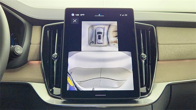 new 2025 Volvo XC90 car, priced at $65,555