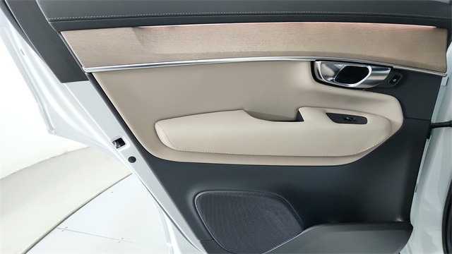 new 2025 Volvo XC90 car, priced at $65,555