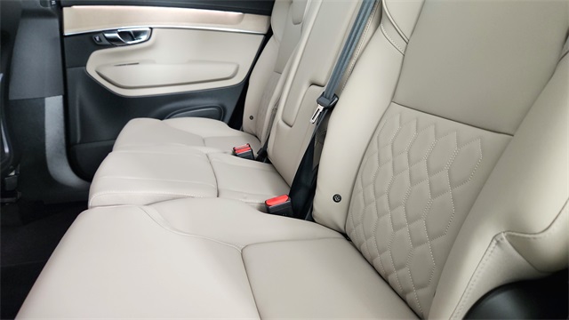 new 2025 Volvo XC90 car, priced at $65,555