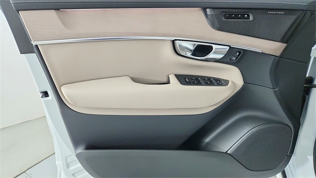 new 2025 Volvo XC90 car, priced at $65,555