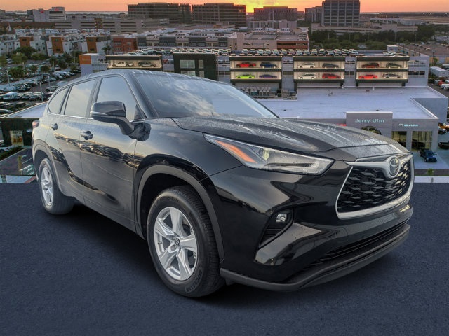 used 2024 Toyota Highlander car, priced at $37,002