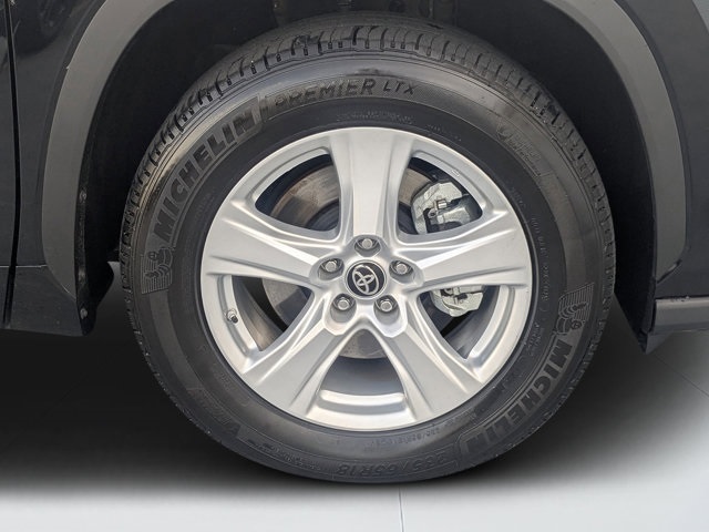 used 2024 Toyota Highlander car, priced at $37,002