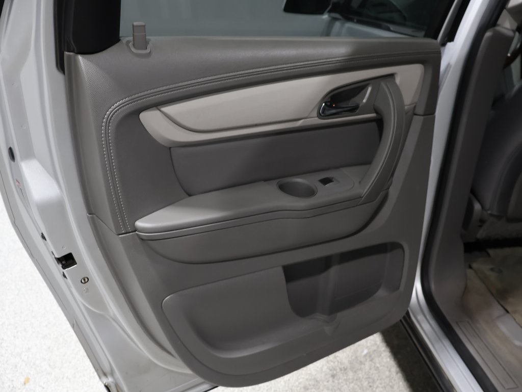 used 2016 Chevrolet Traverse car, priced at $9,000