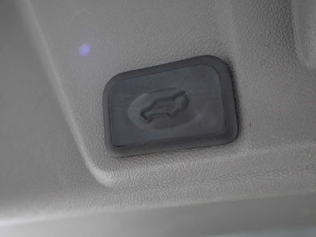 used 2016 Chevrolet Traverse car, priced at $9,000