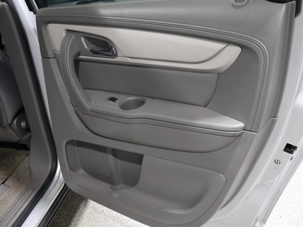 used 2016 Chevrolet Traverse car, priced at $9,000