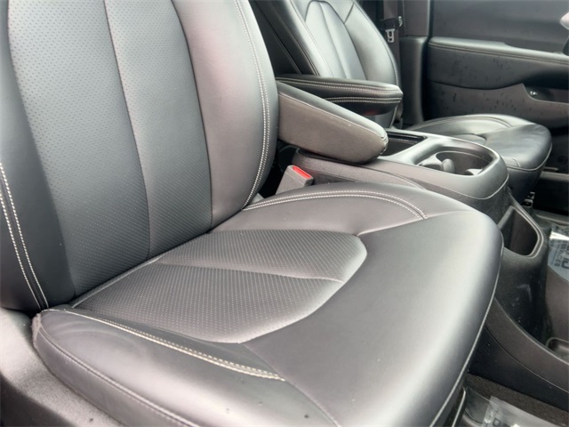 used 2023 Chrysler Pacifica Hybrid car, priced at $31,811