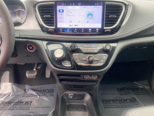 used 2023 Chrysler Pacifica Hybrid car, priced at $31,811