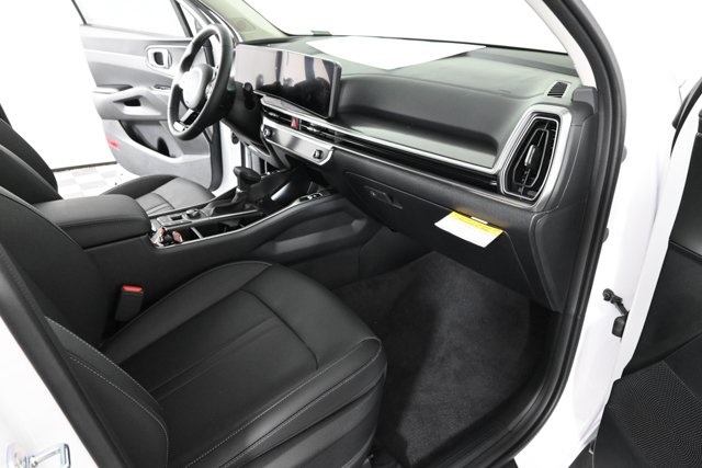 new 2025 Kia Sorento car, priced at $37,048