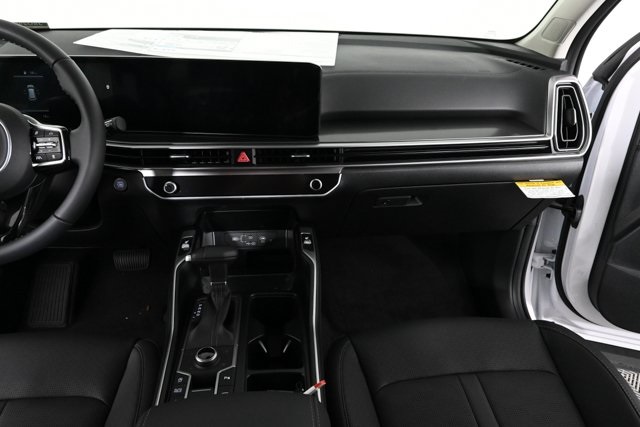 new 2025 Kia Sorento car, priced at $37,048