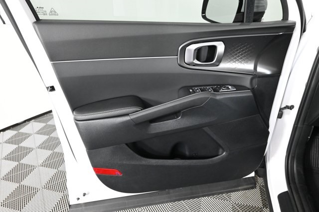 new 2025 Kia Sorento car, priced at $37,048