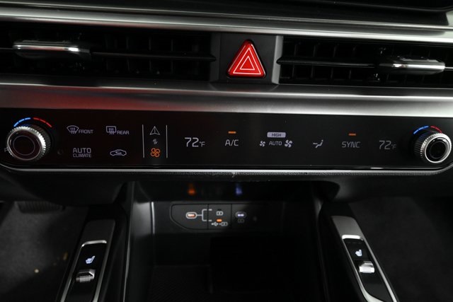 new 2025 Kia Sorento car, priced at $37,048