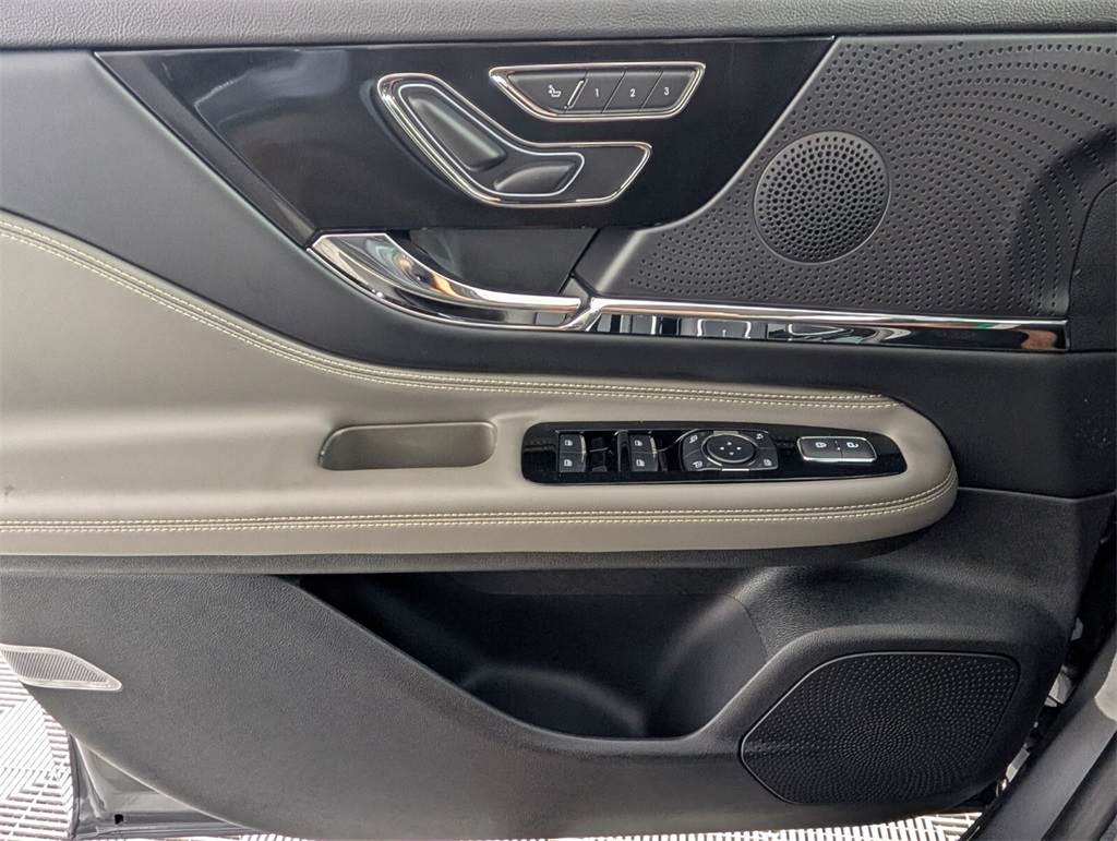 new 2025 Lincoln Corsair car, priced at $55,546