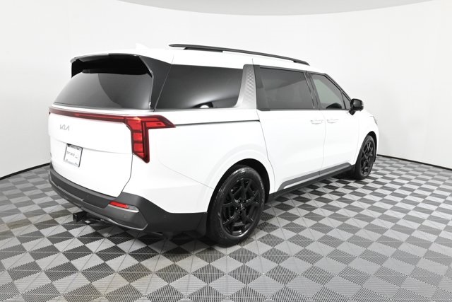 used 2025 Kia Carnival car, priced at $43,655
