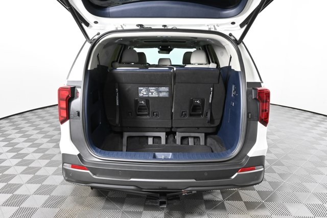 used 2025 Kia Carnival car, priced at $43,655