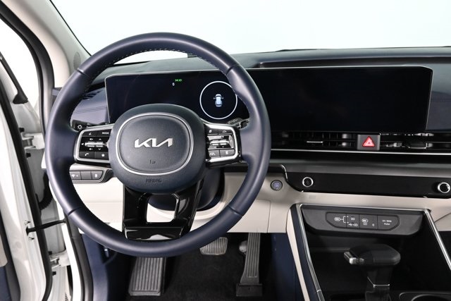 used 2025 Kia Carnival car, priced at $43,655
