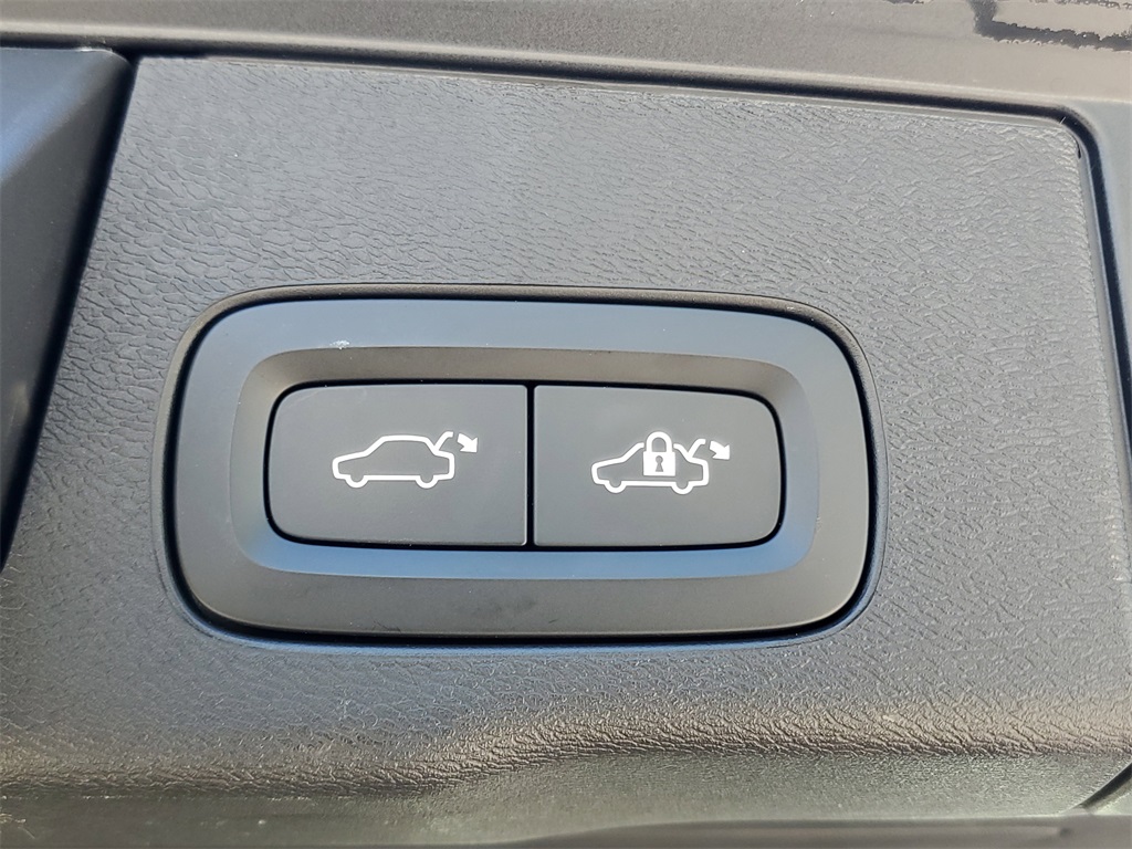 used 2023 Volvo XC60 car, priced at $30,885