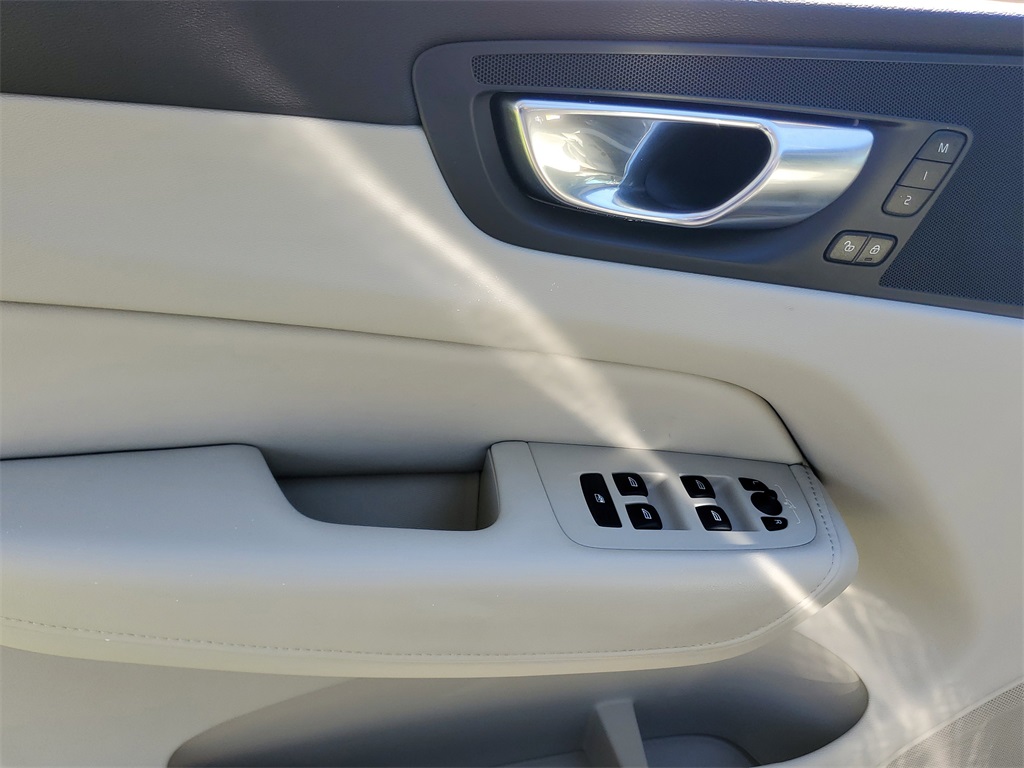used 2023 Volvo XC60 car, priced at $30,885