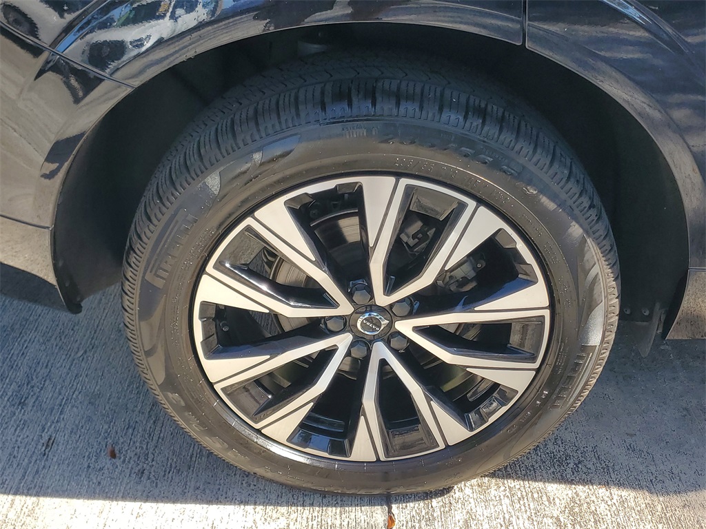used 2023 Volvo XC60 car, priced at $30,885