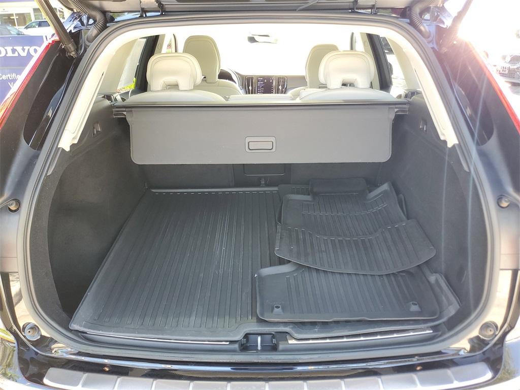 used 2023 Volvo XC60 car, priced at $30,885