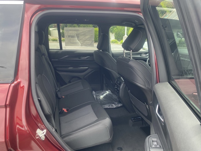 new 2025 Jeep Grand Cherokee car, priced at $36,451